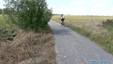 Hispán tinilány kápéért dug Thumb