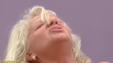 73 esztendős nagyika popsin baszva Thumb