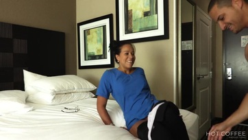 A házvezetőnő megkettyintve Thumb