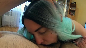 Amatőr fiatal lány szopatása Thumb