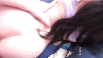 Gót tini csajszi jókora keblekkel szopkodja a bránert az első találkán Thumb