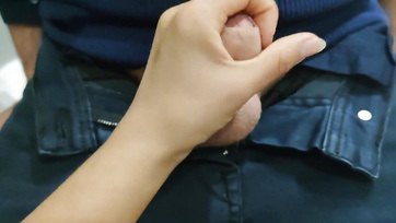 A párom élvezi huzigálni a virslim Thumb