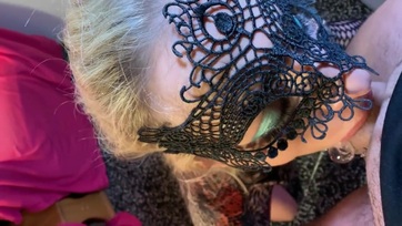 Amatőr fiatalasszony megfurulyáztatva Thumb