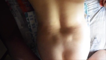 Fingóból szájba, majd az orcájára Thumb