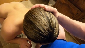 Perverz apci megfigyeli a mostohalányát meztelenül, aztán keményen meghágja Thumb