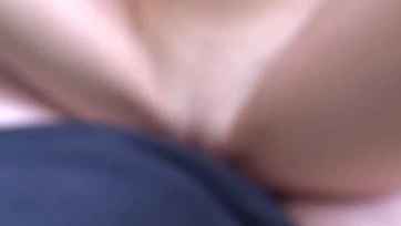 A bohó mostohahúgocskám folyton levetkőzve járkált úgyhogy őrülten levarrtam a puncikáját Thumb