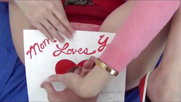 Vadító anyuci megkívánta a fiacskája kolbászát és élvezettel megtáncolta Thumb