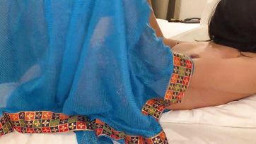 Mélyre Hatolva hatolva bevágta a fütyijét a bájos arab fősulis fruska cuncijába Thumb