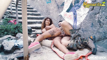 Brutálisan meghágta a szabad levegőn a nagyseggű mediterrán cicust Thumb