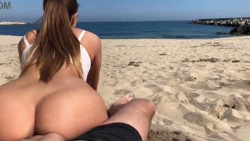 Beindult a csaj a tengermelléken és rimánkodott hogy sebtiben farkaljam meg a nunikáját Thumb