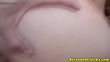 Beült a magyar lányka a fiúcska négykerekűjébe majd pedig felcsüccsent a duzzadó péniszére Thumb