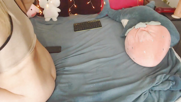 Megmutogatta a kolosszális seggét és cickóját a virgonc szexchates bige Thumb