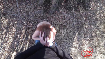 Elhívtam a csábos lányt kutyagolni az erdőségbe hogy meghágjam a kis vagináját Thumb