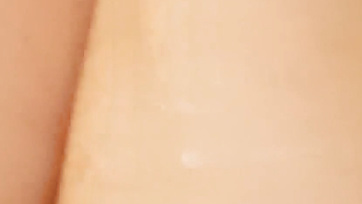 Esdekelt a tini picsa hogy akasszam be a répámat mialatt nyaltam-faltam a muffját Thumb