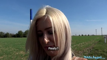 Elment egy menetre a keményfarkú utca ügynökkel a csábos platinaszőke moldovai cicus Thumb