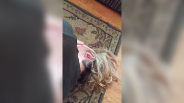 A cimbimmel lazultunk a nappaliban mikor a menyasszonykám elkezdte dudlizni a répámat Thumb