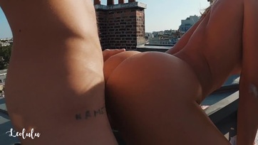 Felédesgettem a kéjsóvár cicámat a háztetőre és egy orbitálisat sprickoltam a meztelen fingójára Thumb